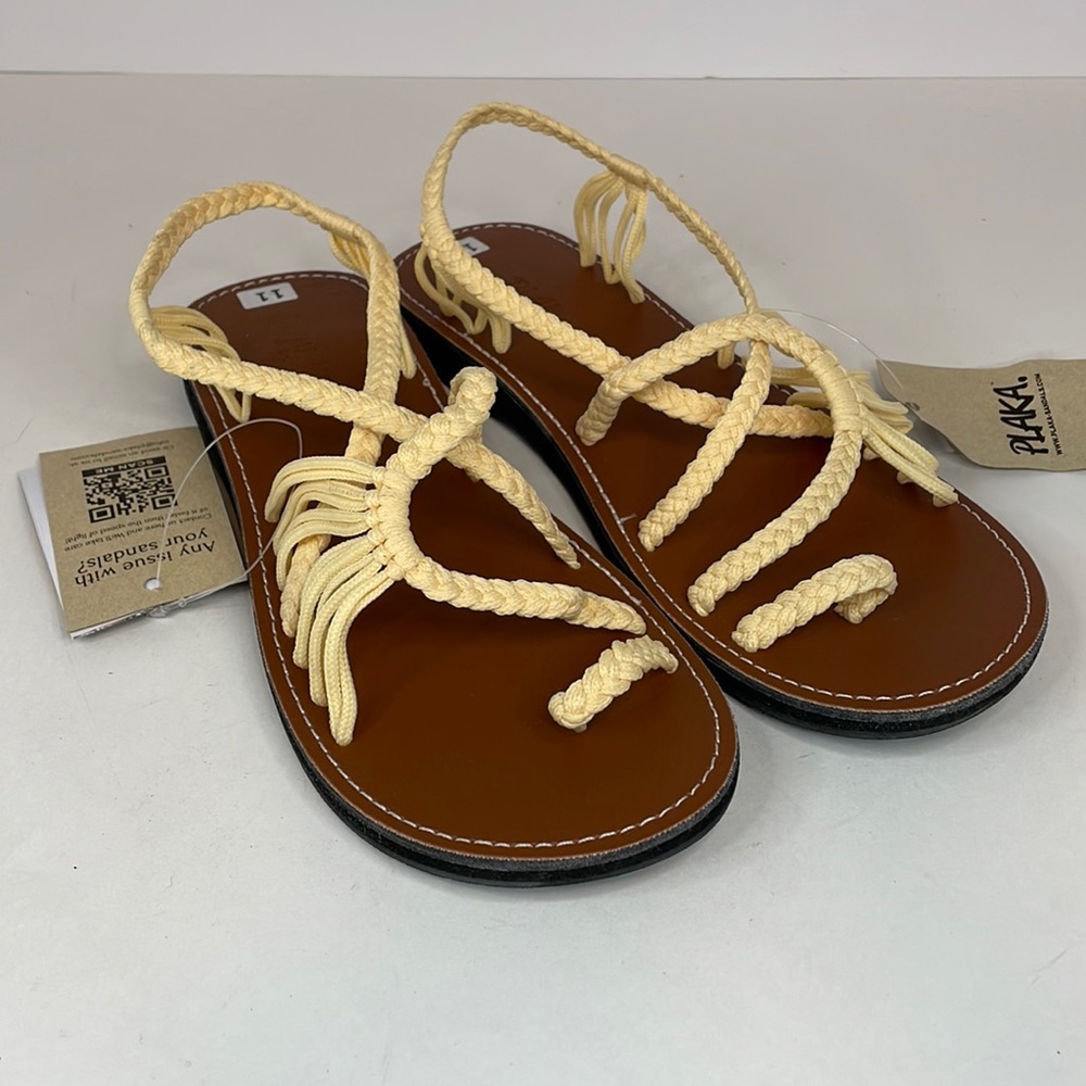 New Women’s Plaka Handwoven Sweet Ivory Flat Sandals Size 11